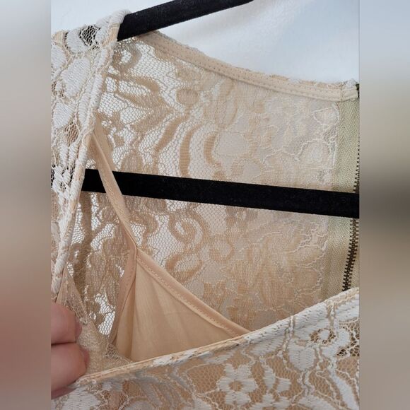 Jessica Simpson Maternity Top Lace Sheer Beige Gold Formal Event Dressy Small - Picture 7 of 11